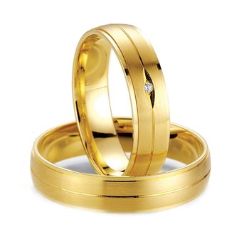 Wedding rings in 8ct Gold