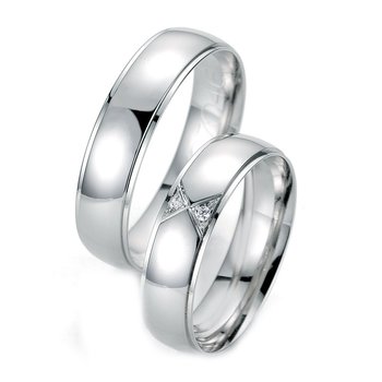 Wedding rings in 8ct