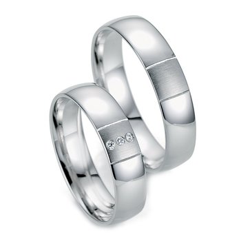 Wedding rings in 8ct