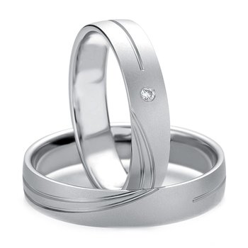 Wedding rings in 8ct