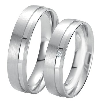 Wedding rings in 8ct