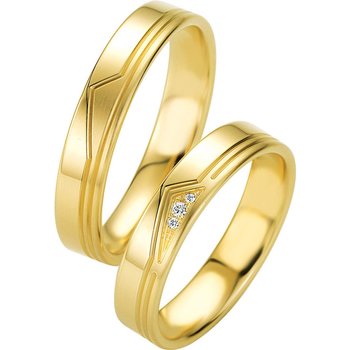 Wedding rings in 8ct Gold