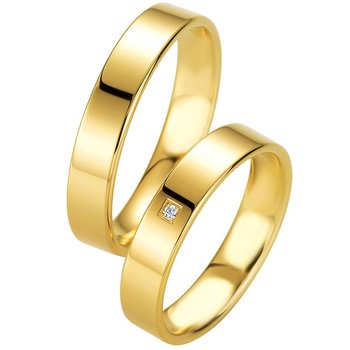 Wedding rings in 8ct Gold