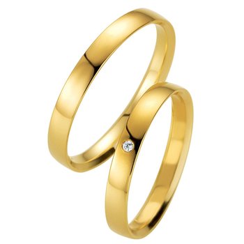 Wedding rings in 8ct Gold