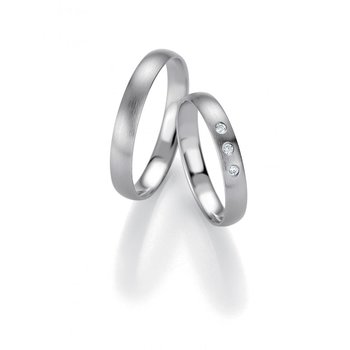 Wedding rings in 8ct