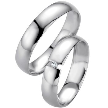 Wedding rings in 8ct