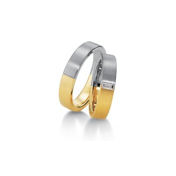 Wedding rings in 8ct Gold and