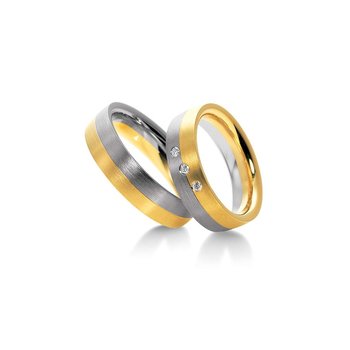 Wedding rings in 8ct Gold and