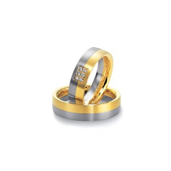 Wedding rings in 8ct Gold and