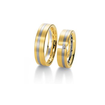 Wedding rings in 8ct Gold and