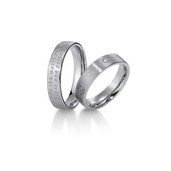 Wedding rings in 8ct