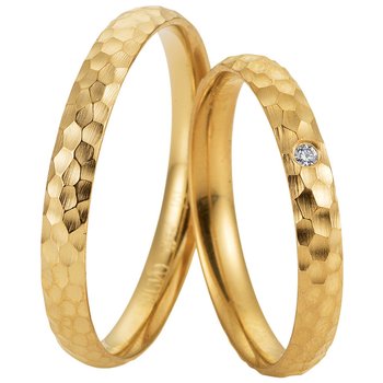 Wedding rings in 8ct Gold